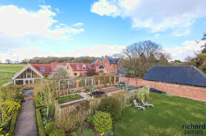 11 Bedroom Detached House For Sale In Flaxlands, Nr Hook, Wiltshire, SN4