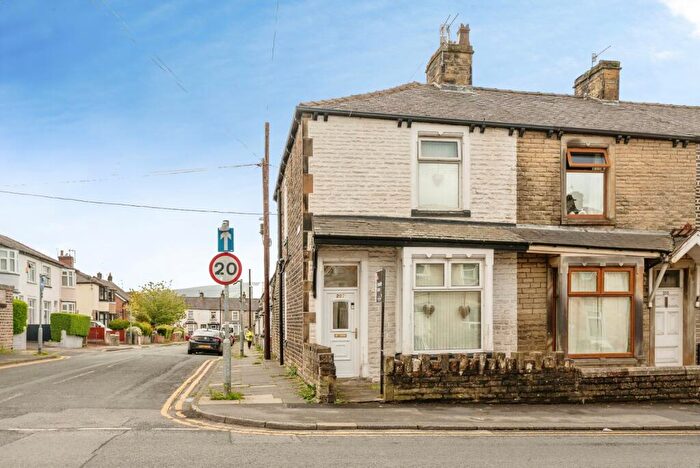 3 Bedroom End Of Terrace House For Sale In Brunshaw Road, Burnley, Lancashire, BB10
