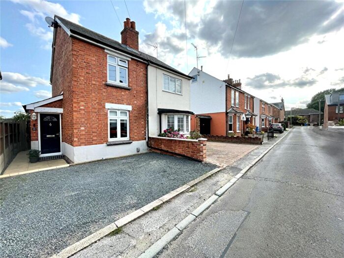3 Bedroom Semi Detached House To Rent In South Street, Farnborough, Hampshire, GU14