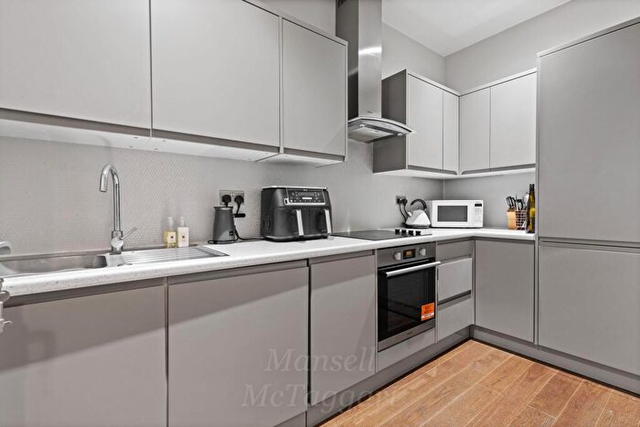 1 Bedroom Flat For Sale In Hazelwick Avenue, Ocean House Hazelwick Avenue, RH10