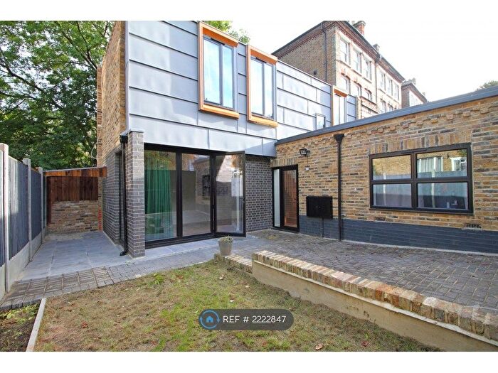 3 Bedroom Detached House To Rent In Freegrove Road, London, N7