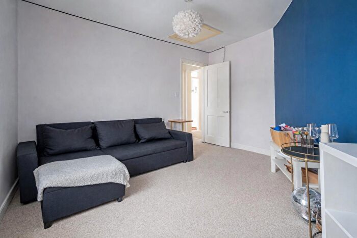 1 Bedroom Flat To Rent In North Street, Bedminster, Bristol, BS3