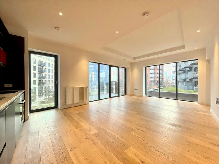 3 Bedroom Flat To Rent In London City Island, London, E14