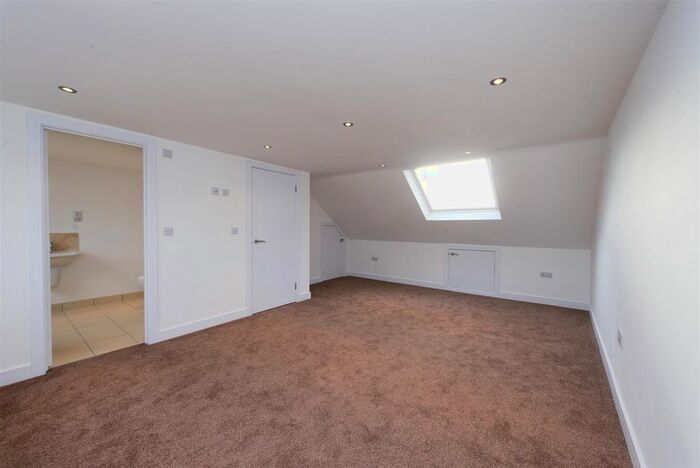 Property To Rent In Mahlon Avenue, Ruislip, HA4