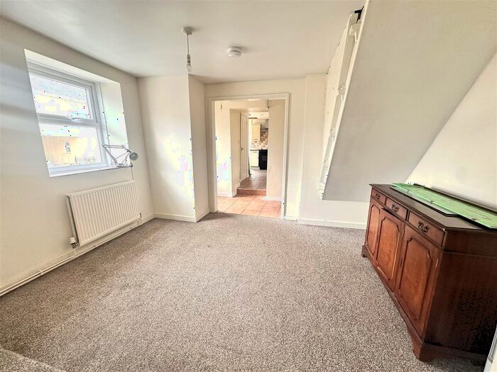 3 Bedroom Property To Rent In Kensington Road, Neyland, SA73