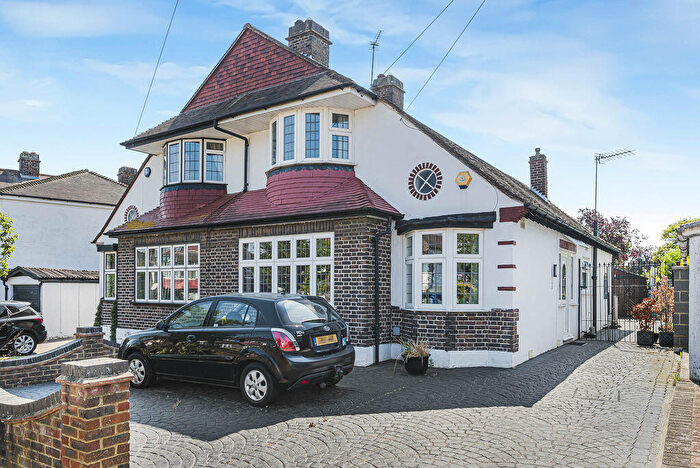 3 Bedroom Semi Detached House For Sale In Telford Road, London, SE9