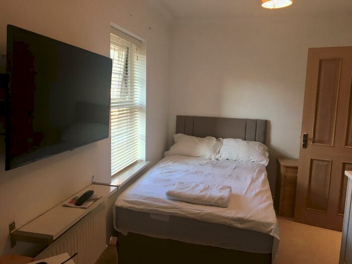 1 Bedroom Flat To Rent In Bernardines Way, Buckingham, MK18