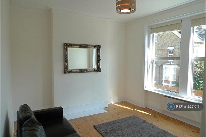 2 Bedroom Flat To Rent In Crouch End, London, N8