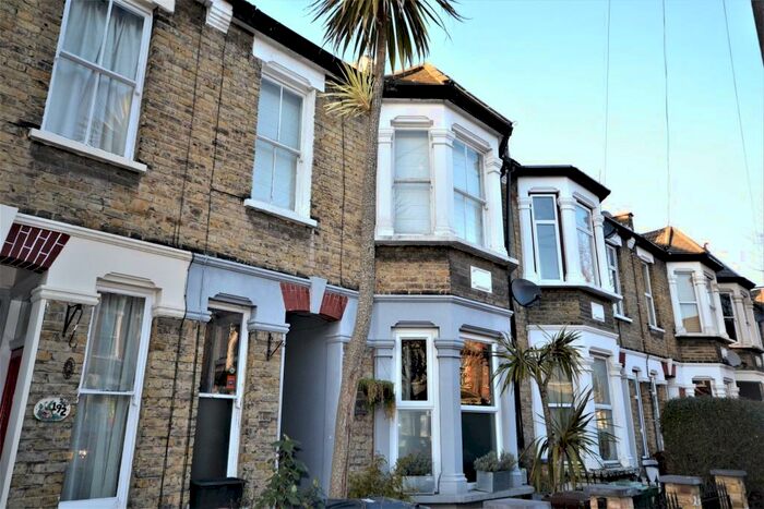2 Bedroom Flat To Rent In Richmond Road, Leytonstone, E11