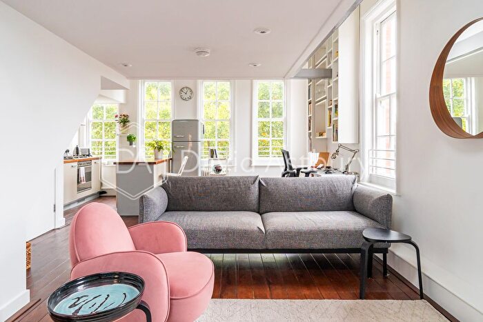 1 Bedroom Flat To Rent In Kingsway Place, Clerkenwell, London, EC1R
