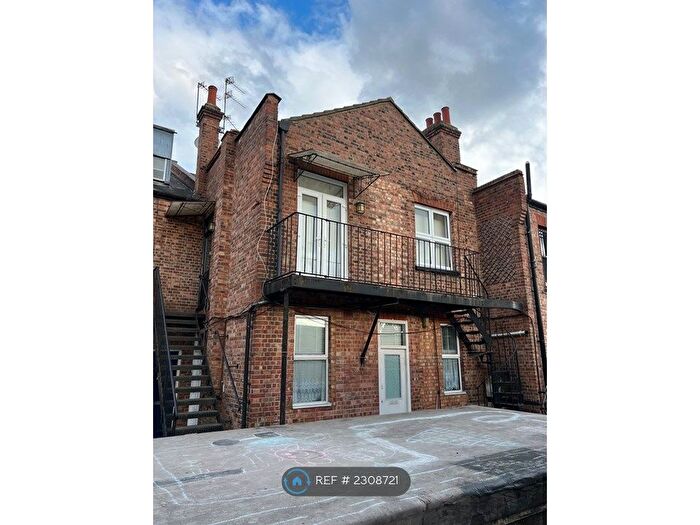 2 Bedroom Flat To Rent In Palmers Green, London, N13