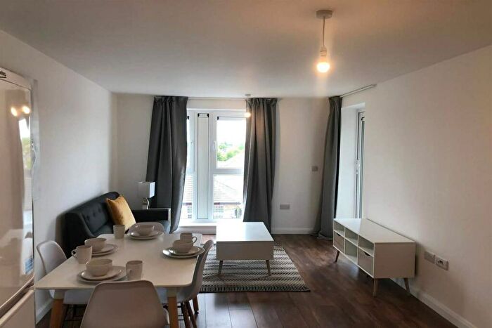 1 Bedroom Apartment To Rent In Grand Union House, SL2