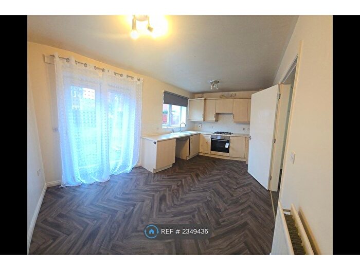 3 Bedroom Semi-Detached House To Rent In Grange Close, Leicester, LE2