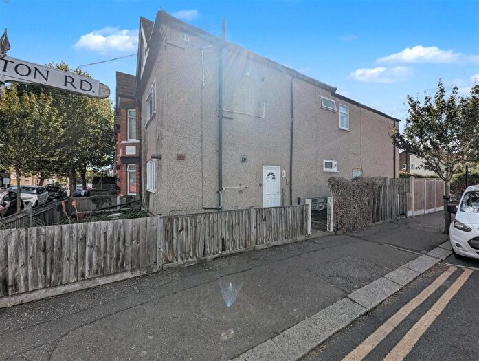 1 Bedroom Flat To Rent In Cossington Road, Westcliff On Sea, SS0