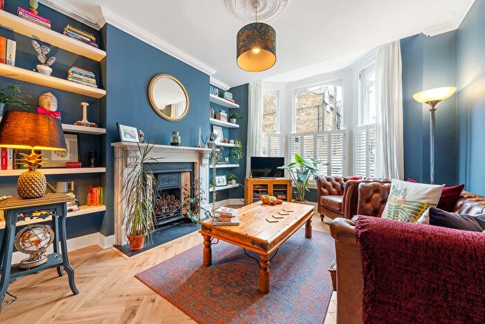 2 Bedroom Flat For Sale In Hemberton Road, SW9