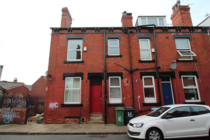 2 Bedroom Terraced House To Rent In William Street, Leeds, West Yorkshire, LS6