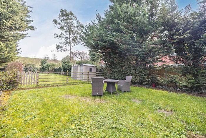 1 Bedroom Terraced House For Sale In Penn Road, Datchet, SL3