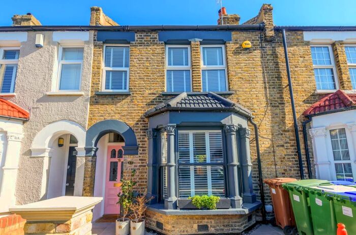 3 Bedroom Terraced House To Rent In Springfield Road Welling, DA16