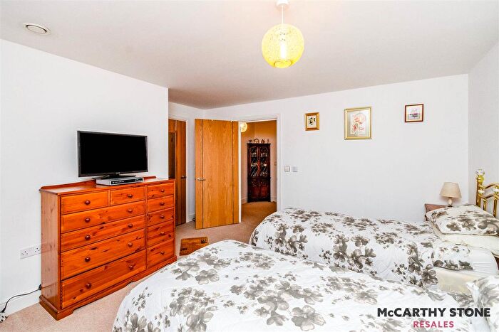 1 Bedroom Flat For Sale In Algar Court, Penn Road, Wolverhampton, WV4