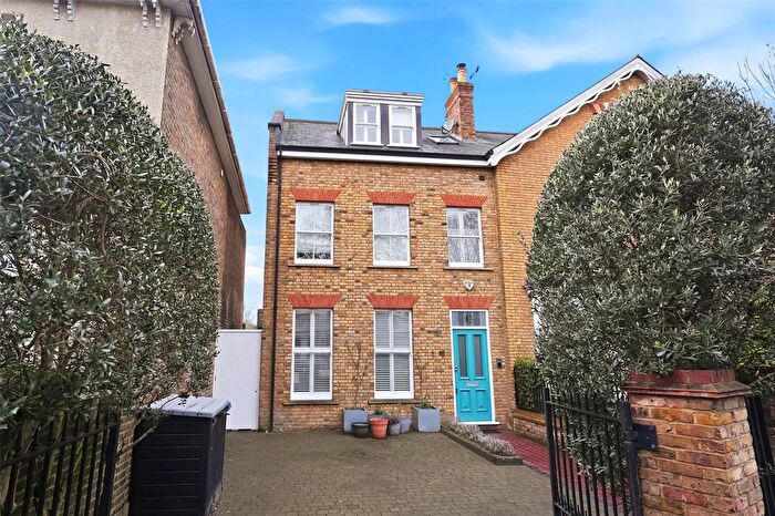 3 Bedroom Semi Detached House For Sale In Whitton Road, Twickenham, TW1