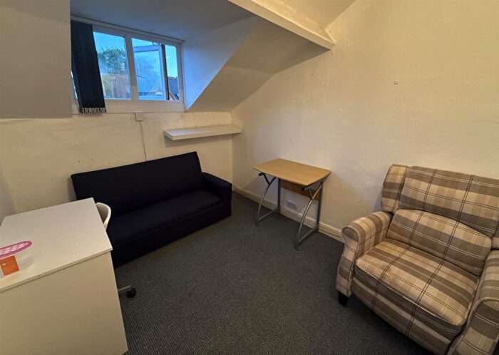 1 Bedroom Terraced House To Rent In Carlyle Road, Birmingham, B16