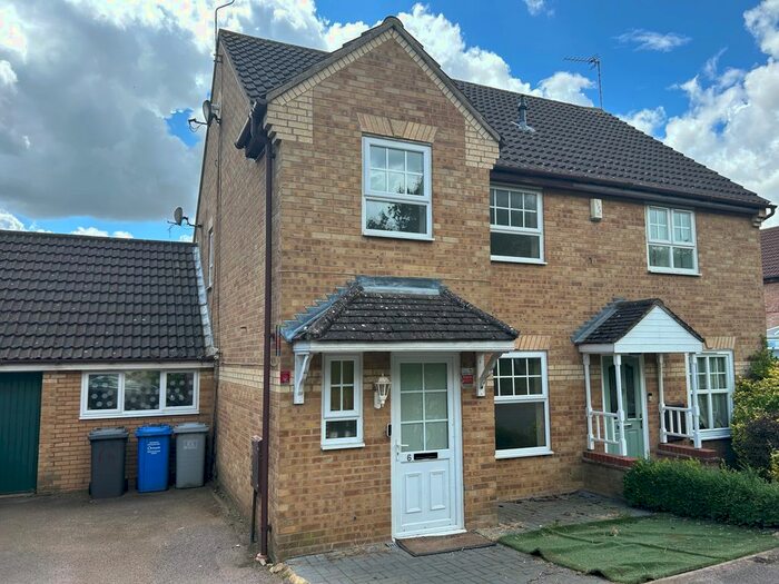 4 Bedroom Semi-Detached House To Rent In Kirby Court, Kettering, NN15