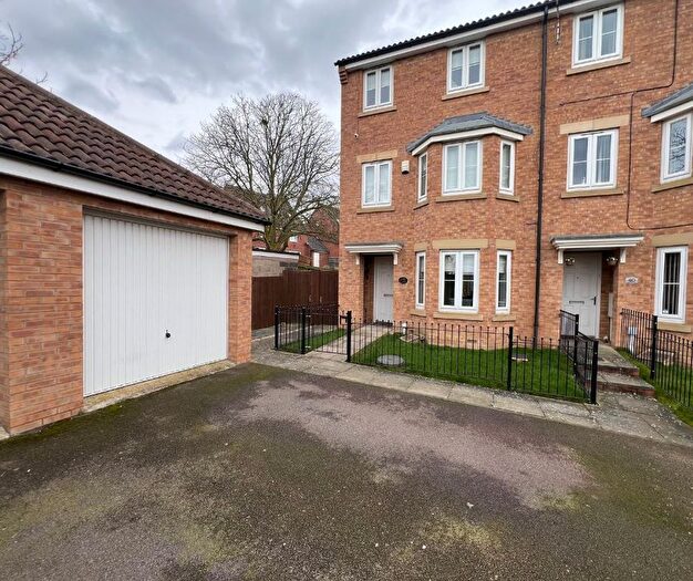 3 Bedroom End Of Terrace House To Rent In Shalford Road, Leicester, LE5