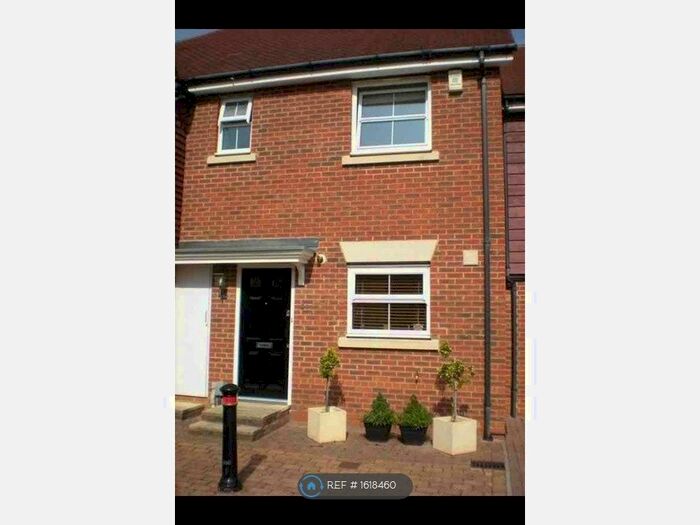 3 Bedroom Terraced House To Rent In Giffard Lane, Fleet, GU51