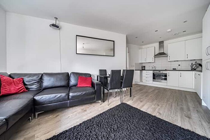 2 Bedroom Flat For Sale In Edrich Grange, Crowthorne, Berkshire, RG45