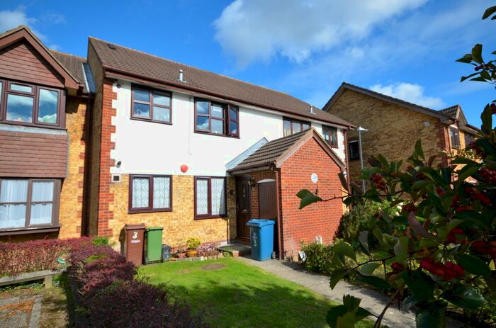 1 Bedroom Flat To Rent In Lime Close, Harrow, HA3