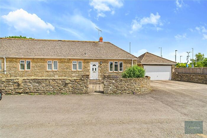 2 Bedroom Bungalow For Sale In Townsend Farm, Melksham, SN12