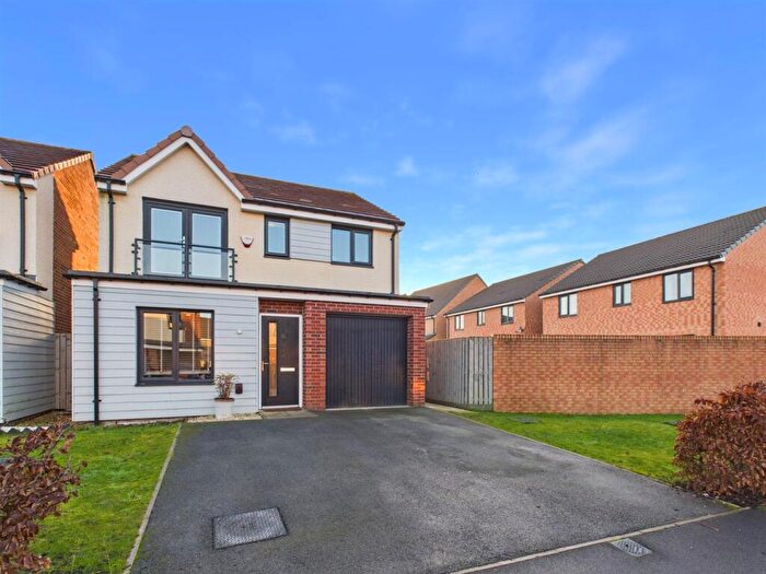 3 Bedroom Detached House For Sale In Dunstan Close, Holystone, NE27
