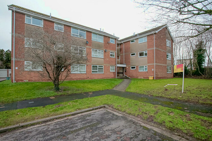 1 Bedroom Apartment To Rent In Woodlands Road, Witney, OX28