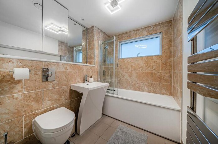 2 Bedroom Apartment To Rent In Seren Park Gardens, Blackheath, Greenwich, London, SE3