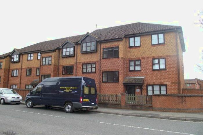 2 Bedroom Flat To Rent In Brunel Road, Southampton, SO15