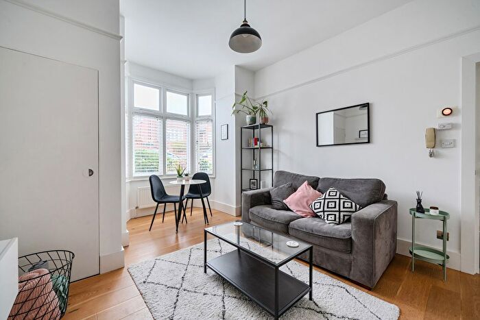 1 Bedroom Flat For Sale In Canonbie Road, London, SE23