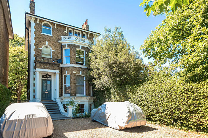 2 Bedroom Apartment For Sale In Burnt Ash Road, Lee, SE12
