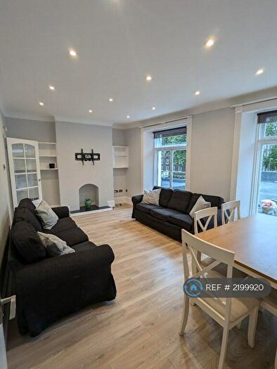 3 Bedroom Flat To Rent In Kennington Road, London, SE11