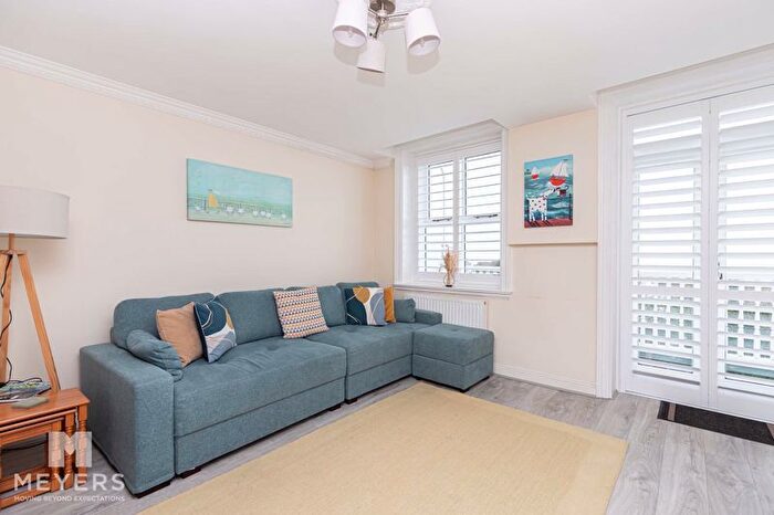 2 Bedroom Flat To Rent In Burlington Mansions, Owls Road, Bournemouth, BH5