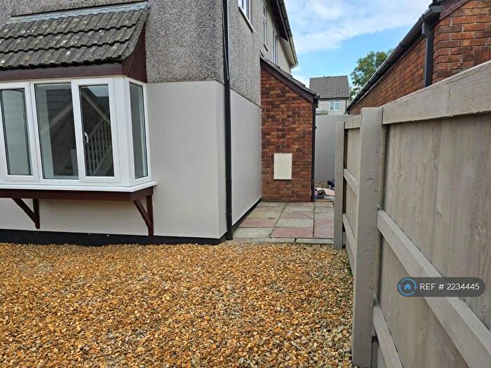 2 Bedroom End Of Terrace House To Rent In Parkgwyn, Cornwall, PL26