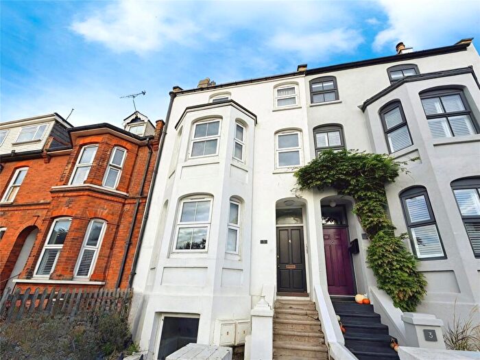 Flat To Rent In Dover Road, Walmer, Deal, Kent, CT14