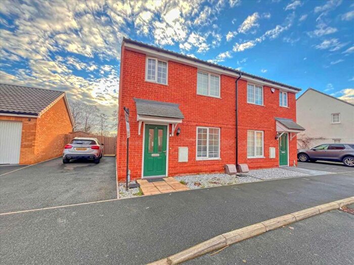 3 Bedroom Semi Detached House For Sale In Woodland Close, Kirby Cross, CO13