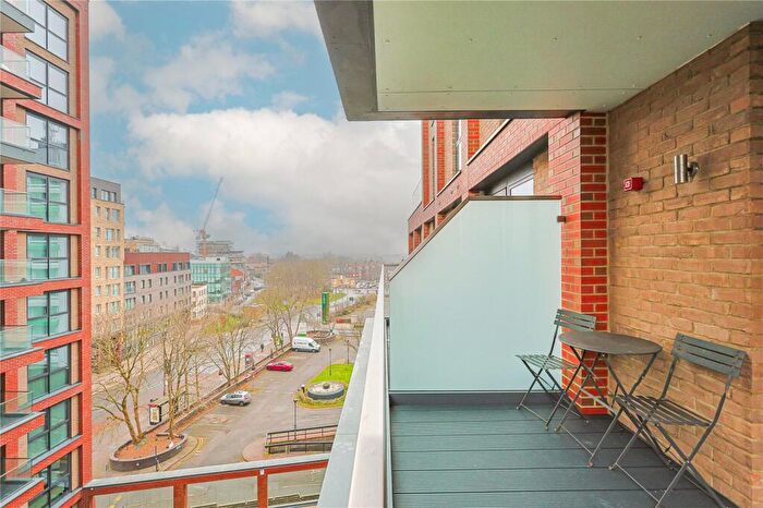 1 Bedroom Apartment For Sale In South Way, Wembley, HA9