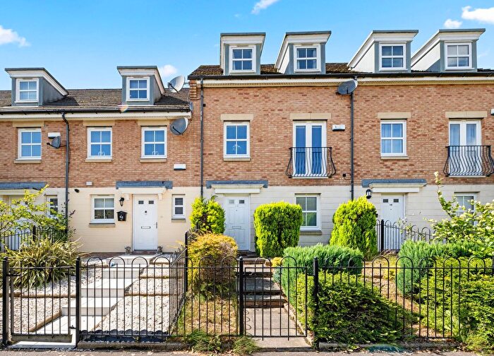 4 Bedroom Town House For Sale In Leyland Road, Bathgate, EH48