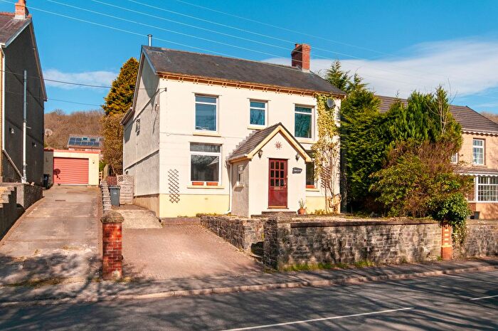 4 Bedroom Detached House For Sale In Maes Gwyn, Heol Tawe, Abercrave, Swansea., SA9