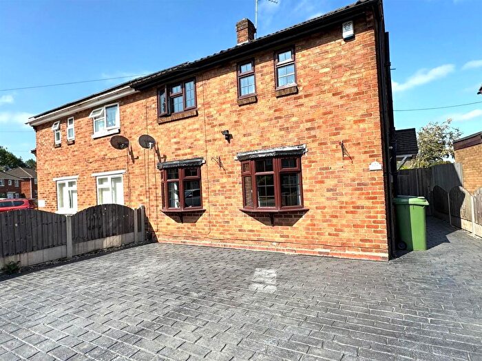 2 Bedroom Semi-Detached House To Rent In Kenilworth Crescent, Parkfields, Wolverhampton, WV4