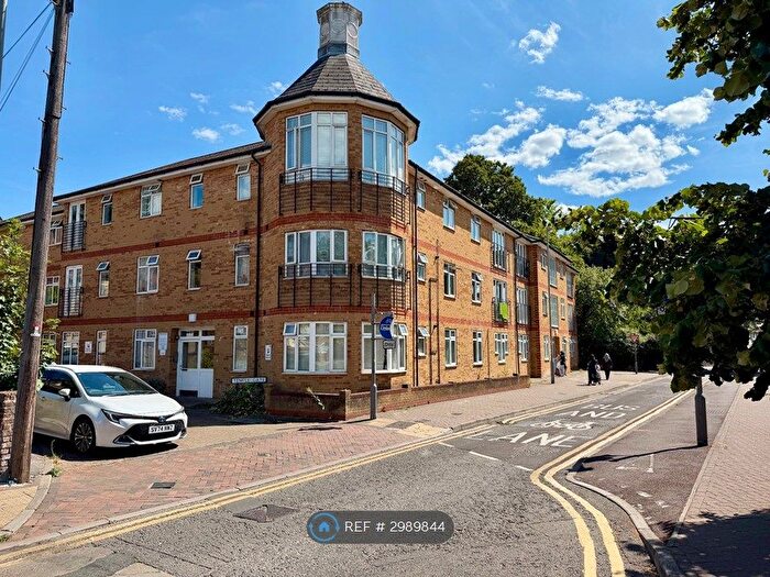 1 Bedroom Flat To Rent In Temple End, High Wycombe, HP13