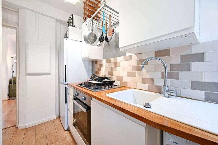 2 Bedroom Flat For Sale In Portpool Lane, Farringdon, London, EC1N