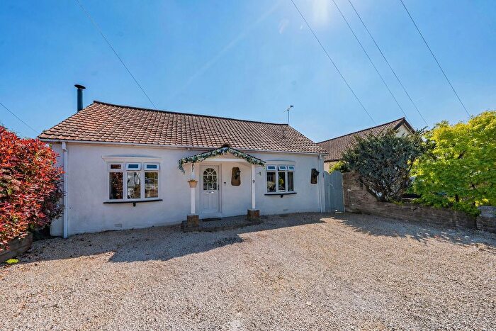 2 Bedroom Detached Bungalow For Sale In Lime Walk, Denham, UB9