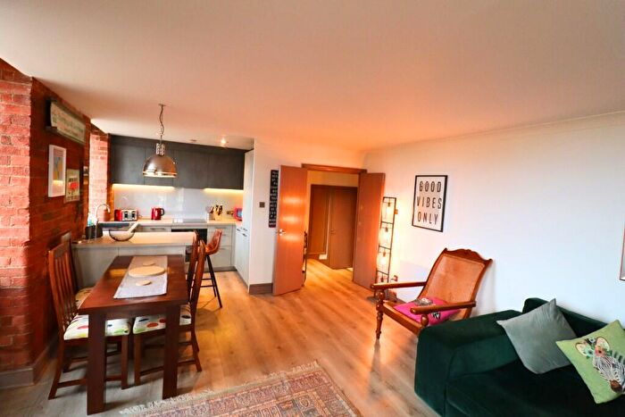 2 Bedroom Apartment To Rent In Bourneside Road, Addlestone, Surrey, KT15